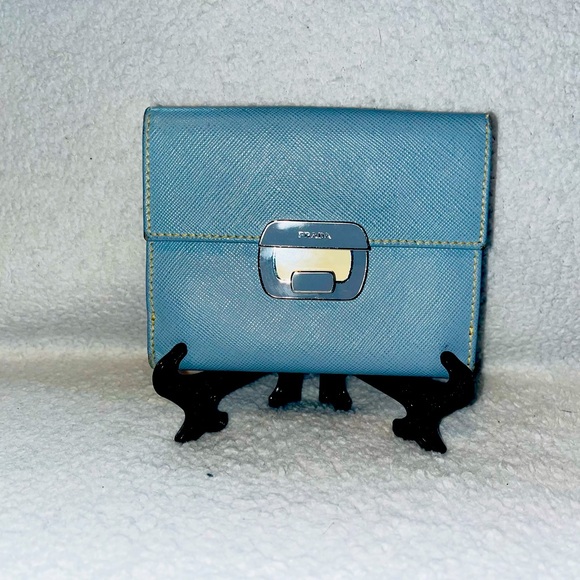 Prada Saffiano Periwinkle Bifold Wallet - Picture 1 of 16